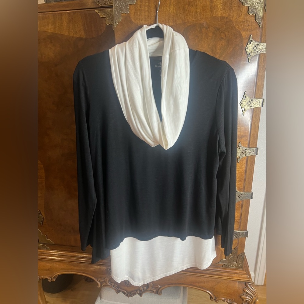 Women’s Marble Brand Top, Comes with Scarf (Made in Scotland)